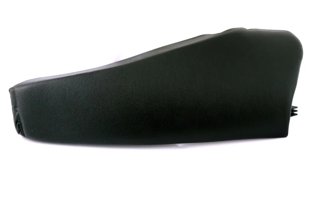 Pezzo Laterale Pelle Posteriore Destro Nero per BMW E92 con numero di parte 9110942 BMW E92 Pezzo Laterale Pelle Posteriore Destro Nero - SKU 9110942 - Numero di parte 9110942