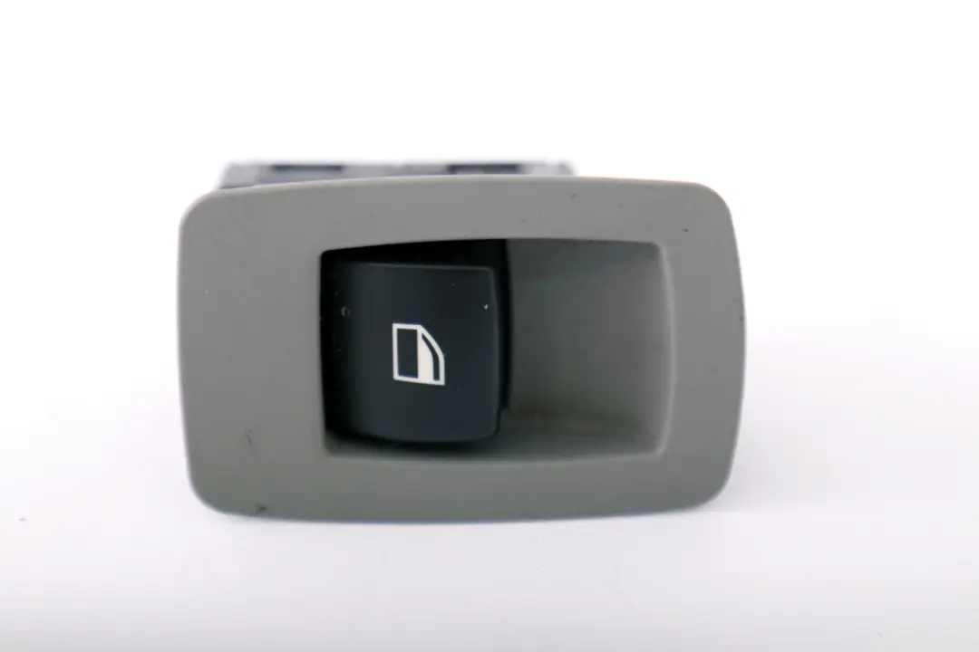 Interruptor Elevalunas Gris para BMW E60N E61N LCI E83 con número de pieza 9113772 BMW E60N E61N LCI E83 Interruptor Elevalunas Gris - SKU 9113772 - Número de pieza 9113772