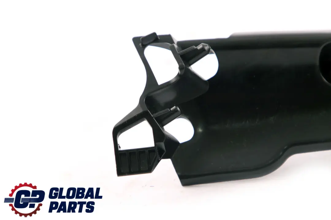 Belt Deflector Right O/S to BMW E93 with Part number 9113884 BMW E93 Belt Deflector Right O/S - SKU 9113884 - Part number 9113884