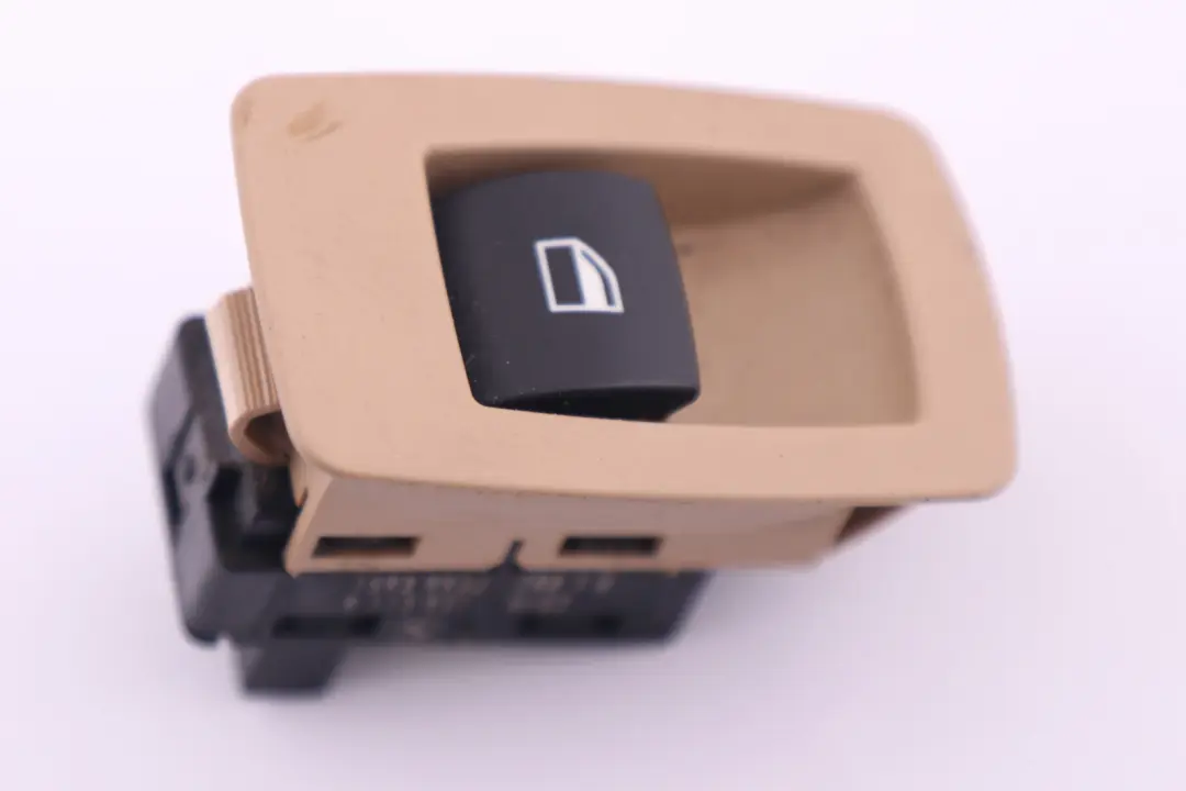 Interruttore Alzacristalli LCI Beige per BMW E60N E61N con numero di parte 9113931 BMW E60N E61N Interruttore Alzacristalli LCI Beige - SKU 9113931-1 - Numero di parte 9113931