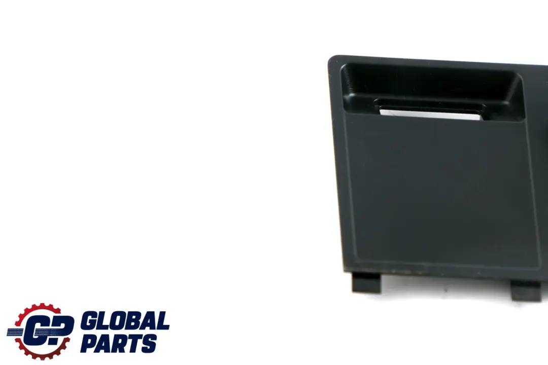 Compartimiento de Almacenamiento Panel Frontal Tapa AUX IN para BMW X5 E70 con número de pieza 9115085 BMW X5 E70 Compartimiento de Almacenamiento Panel Frontal Tapa AUX IN - SKU 9115085 - Número de pieza 9115085