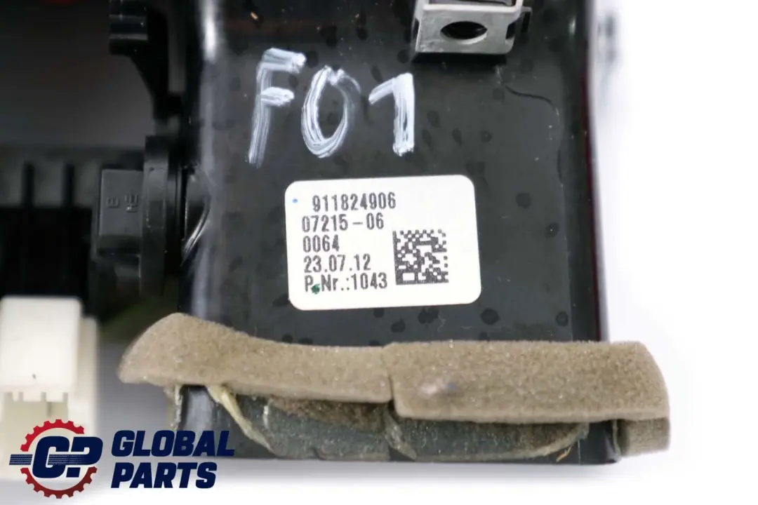 Griglia Aria Fresca Centro Sfiato Cruscotto per BMW F01 F02 F03 con numero di parte 9118249 BMW F01 F02 F03 Griglia Aria Fresca Centro Sfiato Cruscotto - SKU 9118249 - Numero di parte 9118249