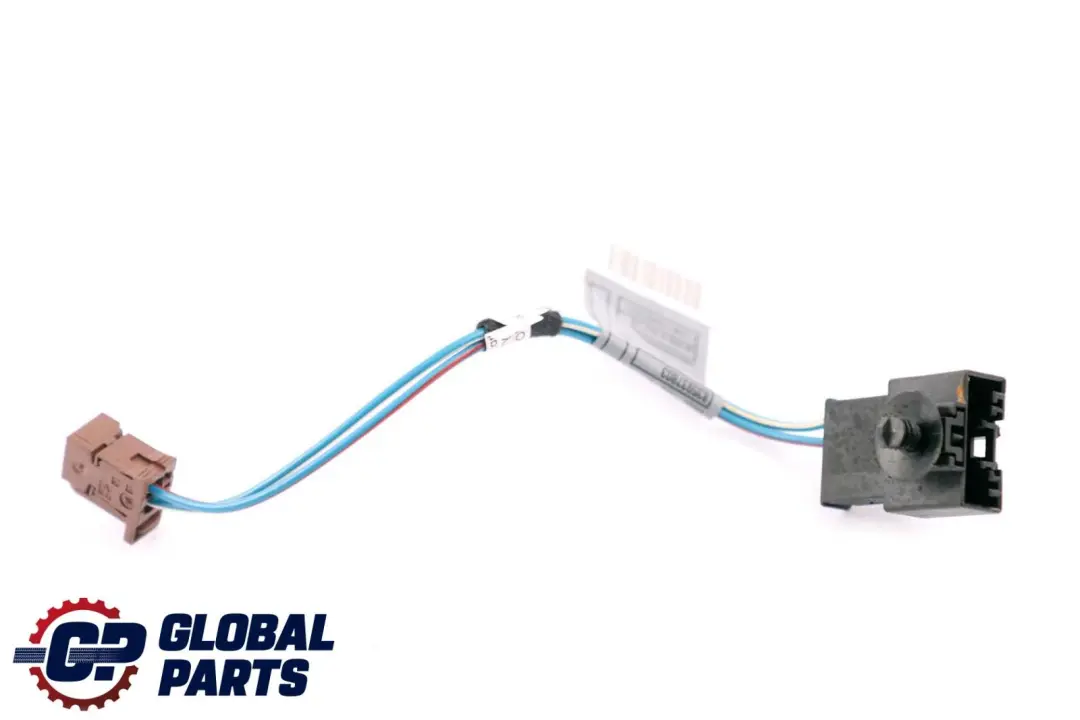 Przewód adaptera oparcia siedzenia do BMW E70 E71 E72 o numerze 9118467 BMW E70 E71 E72 Przewód adaptera oparcia siedzenia - SKU 9118467 - Numer Części 9118467