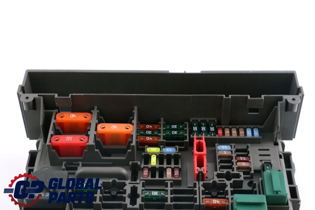  Fuse Box BMW E81 X1 E84 E87 E90 E91 E92 Power Distribution Front - SKU 9119446 - Part number 9119446