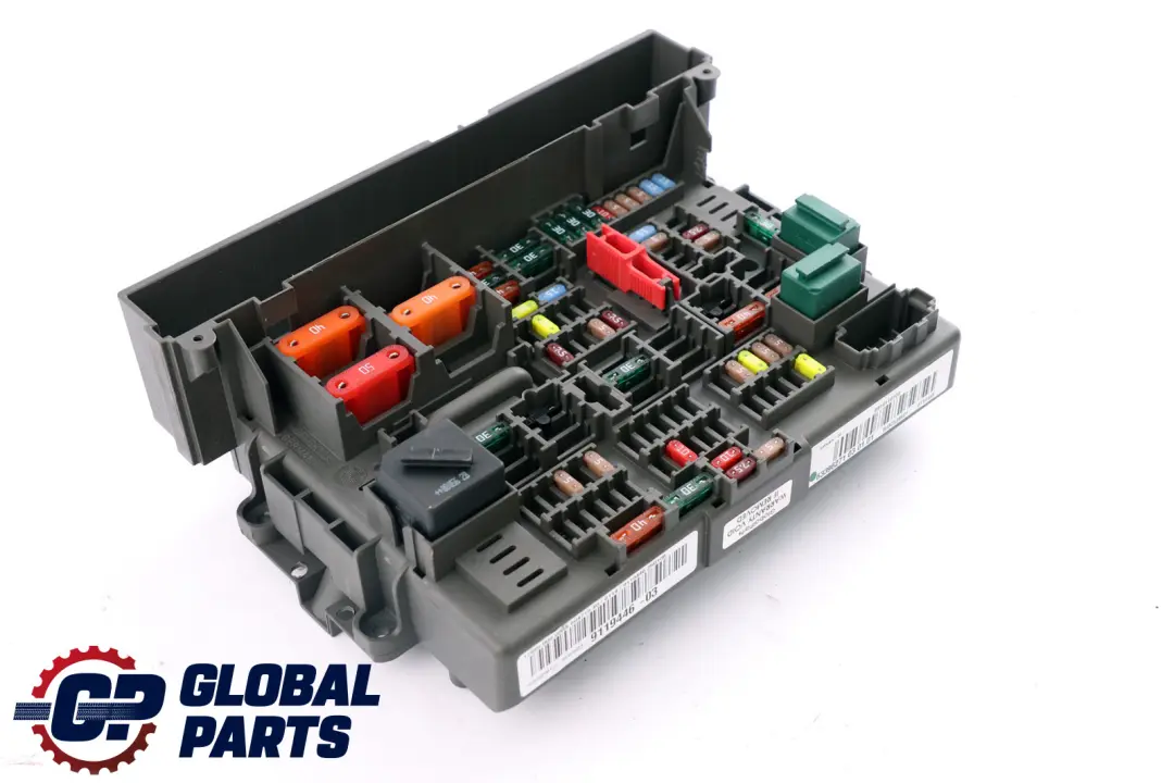 Scatola Fusibili Alimentazione Anteriore per BMW E81 X1 E84 E87 E90 E91 E92 con numero di parte 9119446 BMW E81 X1 E84 E87 E90 E91 E92 Scatola Fusibili Alimentazione Anteriore - SKU 9119446 - Numero di parte 9119446