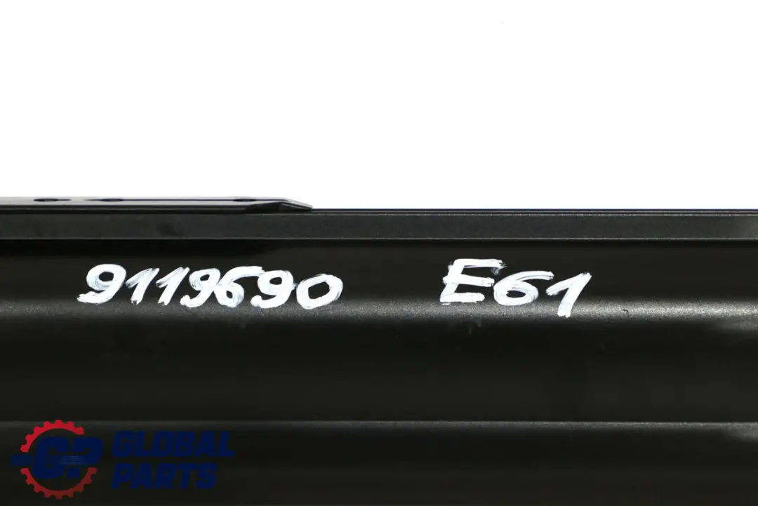 Trunk Roller Blind Parcel Shelf Load Cover Cream Beige to BMW 5 E61 Touring Rear with Part number 9119690 BMW 5 E61 Touring Rear Trunk Roller Blind Parcel Shelf Load Cover Cream Beige - SKU 9119690 - Part number 9119690