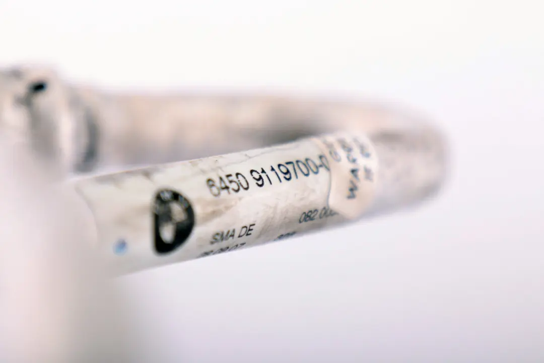 Presion Manguera Compresor Condensador para BMW E60 E61 525d 530d con número de pieza 9119700 BMW E60 E61 525d 530d Presion Manguera Compresor Condensador - SKU 9119700 - Número de pieza 9119700