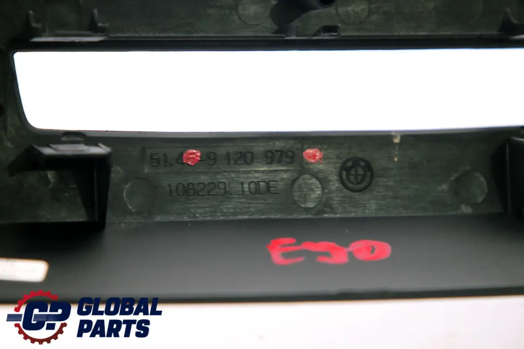 BMW E90 E91 E92 E93 LCI Cadre avant Cache central Panneau garniture de bord - SKU 9120979 - Numéro de pièce 9120979