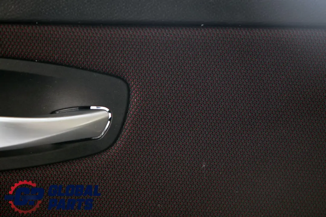 Door Card Trim Panel Front Right Cloth Network Cranberry Red para BMW E81 E82 con número de pieza 9121238 BMW E81 E82 Door Card Trim Panel Front Right Cloth Network Cranberry Red - SKU 9121238 - Número de pieza 9121238