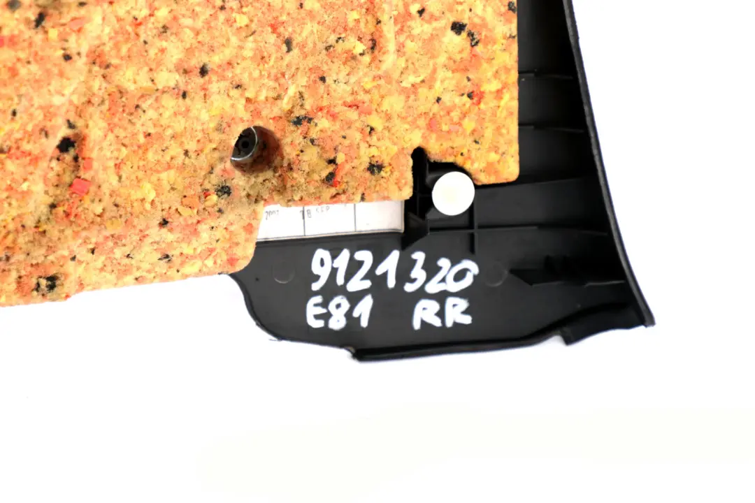 Trasero Derecho Trim Panel De La Puerta Tarjeta De Tela De Red Antracita para BMW E81 con número de pieza 9121320 BMW E81 Trasero Derecho Trim Panel De La Puerta Tarjeta De Tela De Red Antracita - SKU 9121320 - Número de pieza 9121320