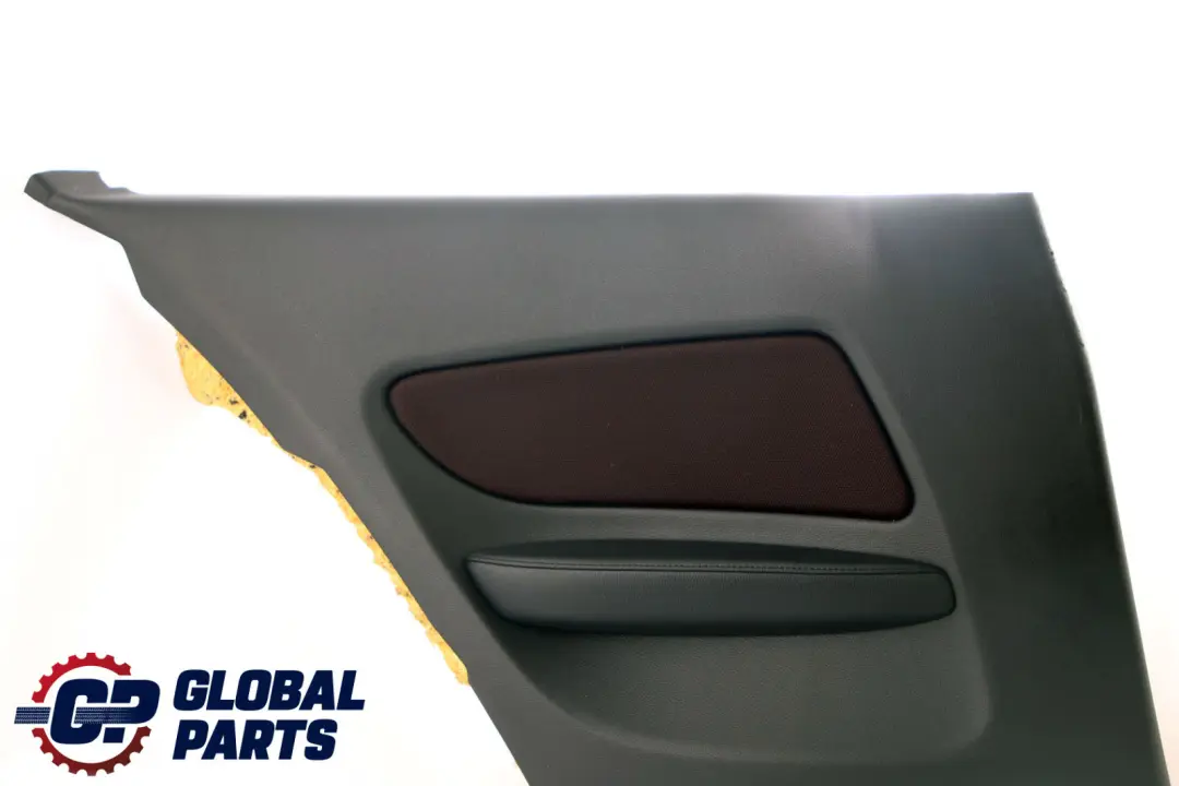 Trasero Izquierdo Lateral Panel Tapizado Red Cranberry Red para BMW E81 con número de pieza 9121323 BMW E81 Trasero Izquierdo Lateral Panel Tapizado Red Cranberry Red - SKU 9121323 - Número de pieza 9121323