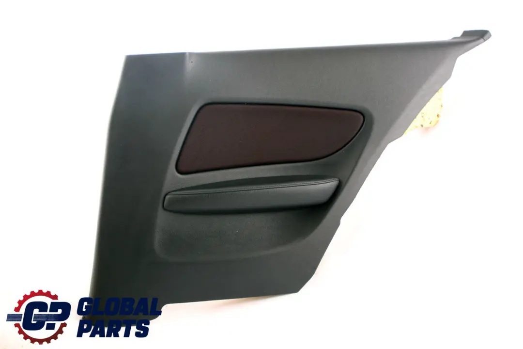 Tapicerka boczek drzwi prawy Cranberryrot do BMW E81 o numerze 9121324 BMW E81 Tapicerka boczek drzwi prawy Cranberryrot - SKU 9121324 - Numer Części 9121324