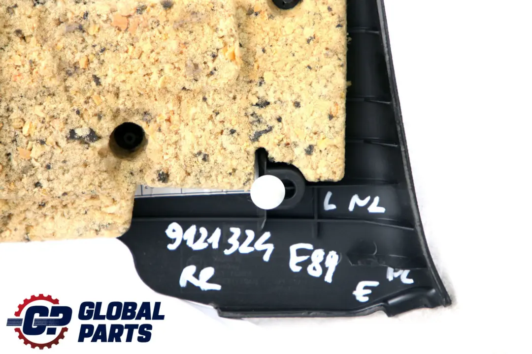 Tapicerka boczek drzwi prawy Cranberryrot do BMW E81 o numerze 9121324 BMW E81 Tapicerka boczek drzwi prawy Cranberryrot - SKU 9121324 - Numer Części 9121324