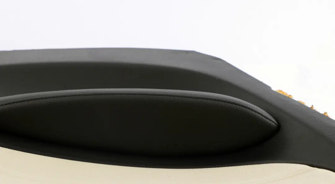 Rivestimento Laterale Posteriore Sinistra Pelle Lemon per BMW E81 con numero di parte 9121343 BMW E81 Rivestimento Laterale Posteriore Sinistra Pelle Lemon - SKU 9121343 - Numero di parte 9121343