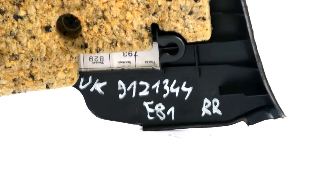 Trasera Derecha O / S Lateral Recubrimiento Panel Cuero Limon para BMW E81 con número de pieza 9121344 BMW E81 Trasera Derecha O / S Lateral Recubrimiento Panel Cuero Limon - SKU 9121344 - Número de pieza 9121344