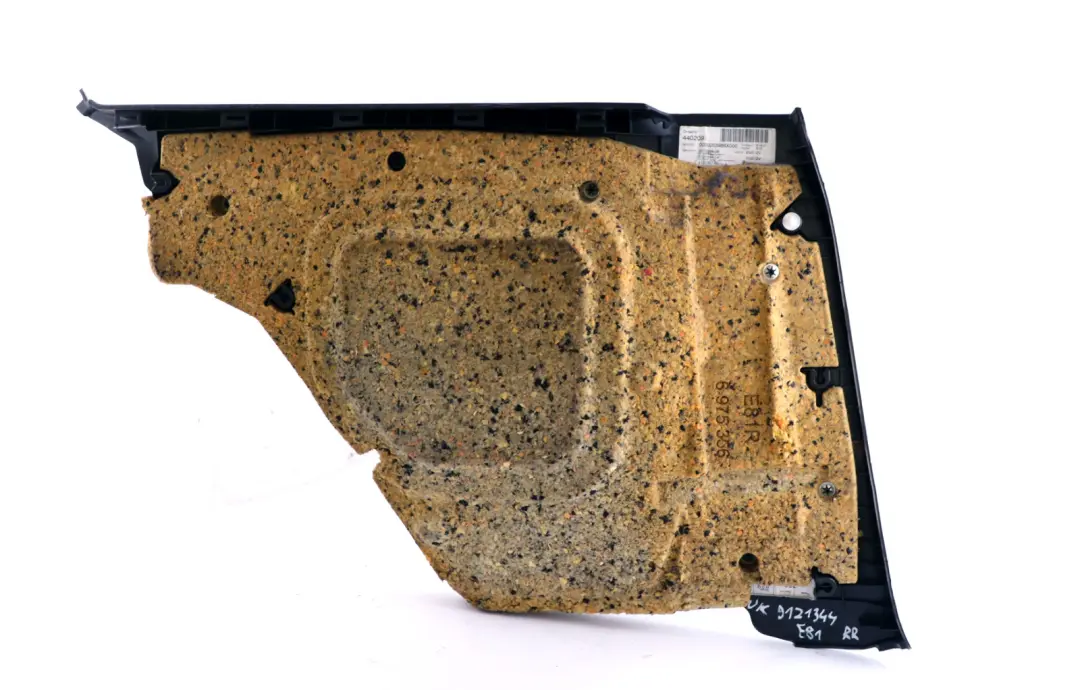 Trasera Derecha O / S Lateral Recubrimiento Panel Cuero Limon para BMW E81 con número de pieza 9121344 BMW E81 Trasera Derecha O / S Lateral Recubrimiento Panel Cuero Limon - SKU 9121344 - Número de pieza 9121344