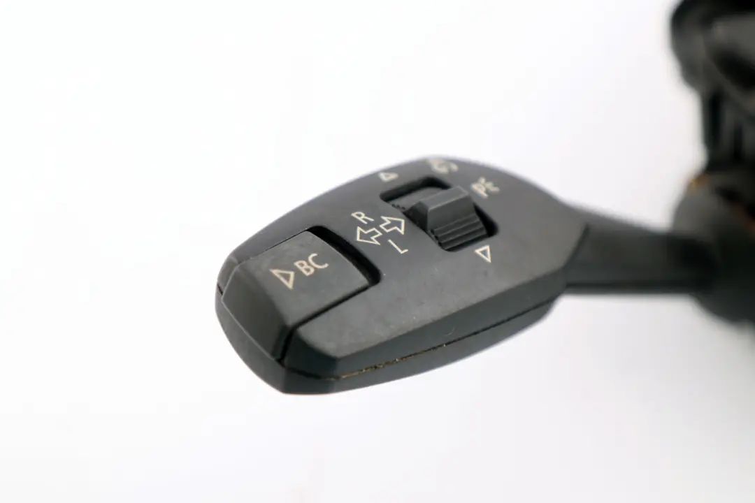 BMW 1 3 Serie E81 E87 E91 Unite interrupteurs colonne de direction - SKU 9121747 - Numéro de pièce 9121747