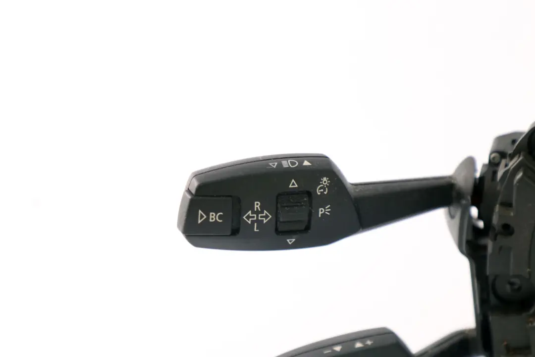 Interruttore Cluster Volante Colonna Cruise Control per BMW E81 E87 E91 con numero di parte 9121903 BMW E81 E87 E91 Interruttore Cluster Volante Colonna Cruise Control - SKU 9121903 - Numero di parte 9121903