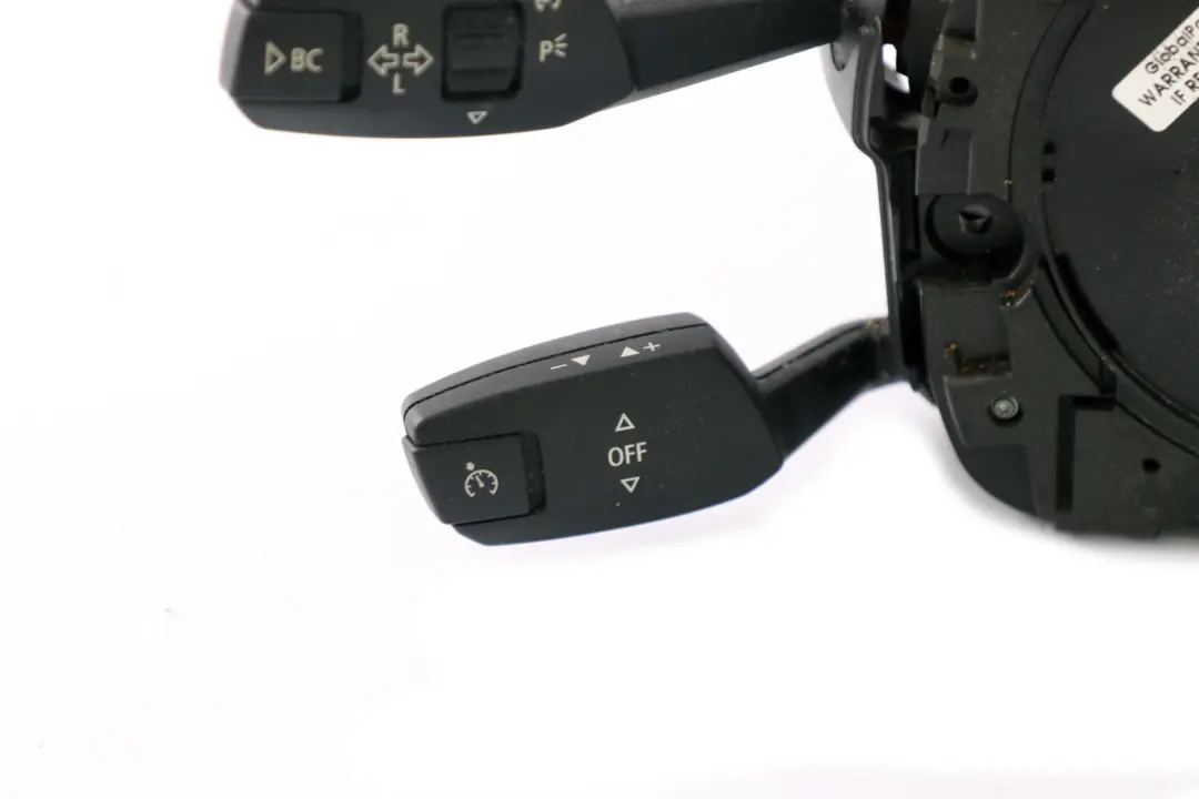 Interruttore Cluster Volante Colonna Cruise Control per BMW E81 E87 E91 con numero di parte 9121903 BMW E81 E87 E91 Interruttore Cluster Volante Colonna Cruise Control - SKU 9121903 - Numero di parte 9121903