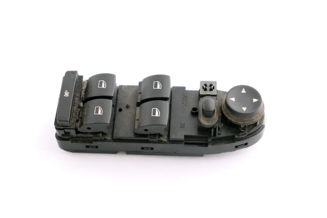 Interruttore Alzacristalli BMW E60 E61 LCI Lato Guida Destro per con numero di parte 9122110 Interruttore Alzacristalli BMW E60 E61 LCI Lato Guida Destro - SKU 9122110 - Numero di parte 9122110