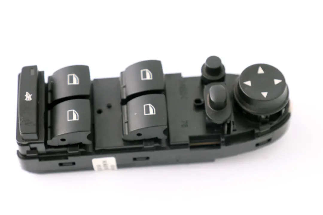 Interruttore controllo alzavetri elettrico guidatore per BMW E60 E61 LCI con numero di parte 9122111 BMW E60 E61 LCI Interruttore controllo alzavetri elettrico guidatore - SKU 9122111 - Numero di parte 9122111