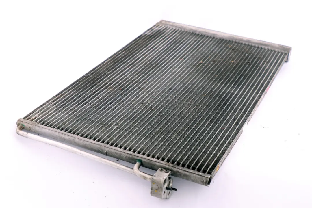 Aire Acondicionado Condensador Gasolina 8379885 para BMW 5 6 E60 E63 E65 con número de pieza 9122825 BMW 5 6 E60 E63 E65 Aire Acondicionado Condensador Gasolina 8379885 - SKU 9122825 - Número de pieza 9122825