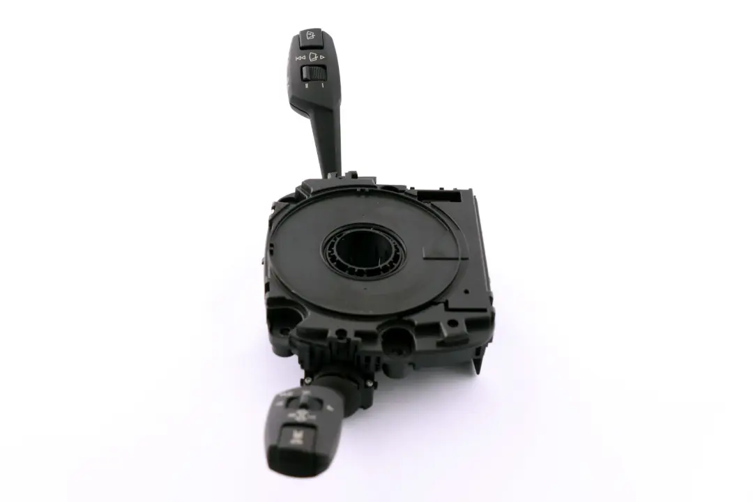 Centro di Commutazione Manopola 6131 per BMW E81 E87 E91 con numero di parte 9123035 BMW E81 E87 E91 Centro di Commutazione Manopola 6131 - SKU 9123035 - Numero di parte 9123035