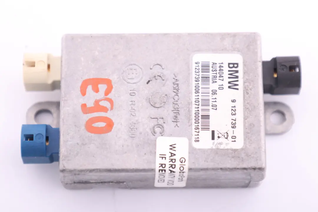 Moduł Sterownik USB do BMW E81 E87 E90 E92 o numerze 9123739 BMW E81 E87 E90 E92 Moduł Sterownik USB - SKU 9123739 - Numer Części 9123739