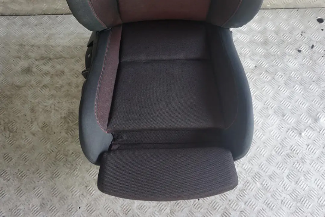 Vorne Rechts Sitz Sportsitz Stoff Network Cranberry Rot für BMW 1 er E81 M Sport mit Teilenummer 9124294 BMW 1 er E81 M Sport Vorne Rechts Sitz Sportsitz Stoff Network Cranberry Rot - SKU 9124294 - Teilenummer 9124294