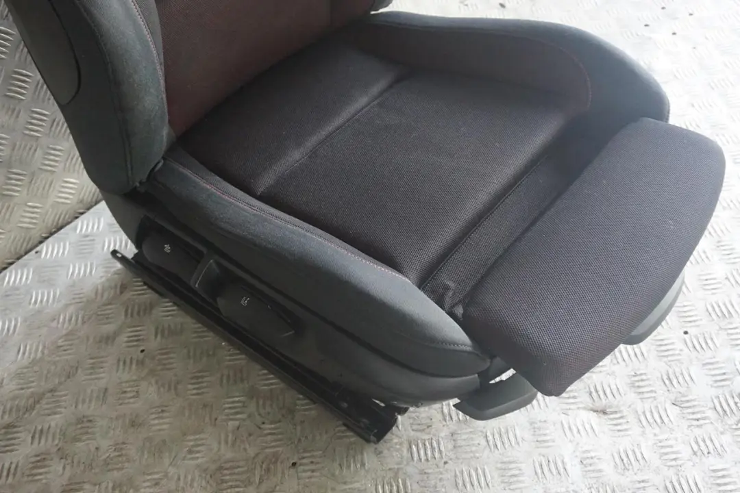 Vorne Rechts Sitz Sportsitz Stoff Network Cranberry Rot für BMW 1 er E81 M Sport mit Teilenummer 9124294 BMW 1 er E81 M Sport Vorne Rechts Sitz Sportsitz Stoff Network Cranberry Rot - SKU 9124294 - Teilenummer 9124294