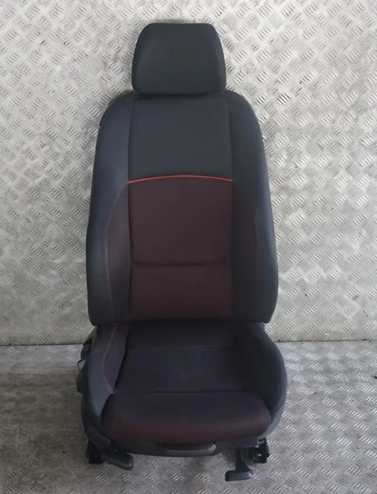 BMW 1 er E81 M Sport Vorne Rechts Sitz Sportsitz Stoff Network Cranberry Rot