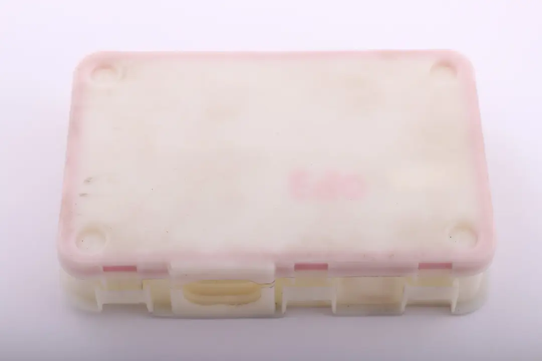 Osłona Obudowa Sterownika USB do BMW E81 E88 E90 E91 E92 E93 o numerze 9125680 BMW E81 E88 E90 E91 E92 E93 Osłona Obudowa Sterownika USB - SKU 9125680 - Numer Części 9125680