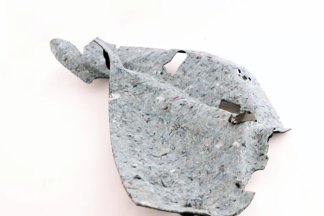 Aislamiento Acústico Carcasa Rueda Trasera Derecha para BMW E81 E82 E87 LCI con número de pieza 9126490 BMW E81 E82 E87 LCI Aislamiento Acústico Carcasa Rueda Trasera Derecha - SKU 9126490 - Número de pieza 9126490