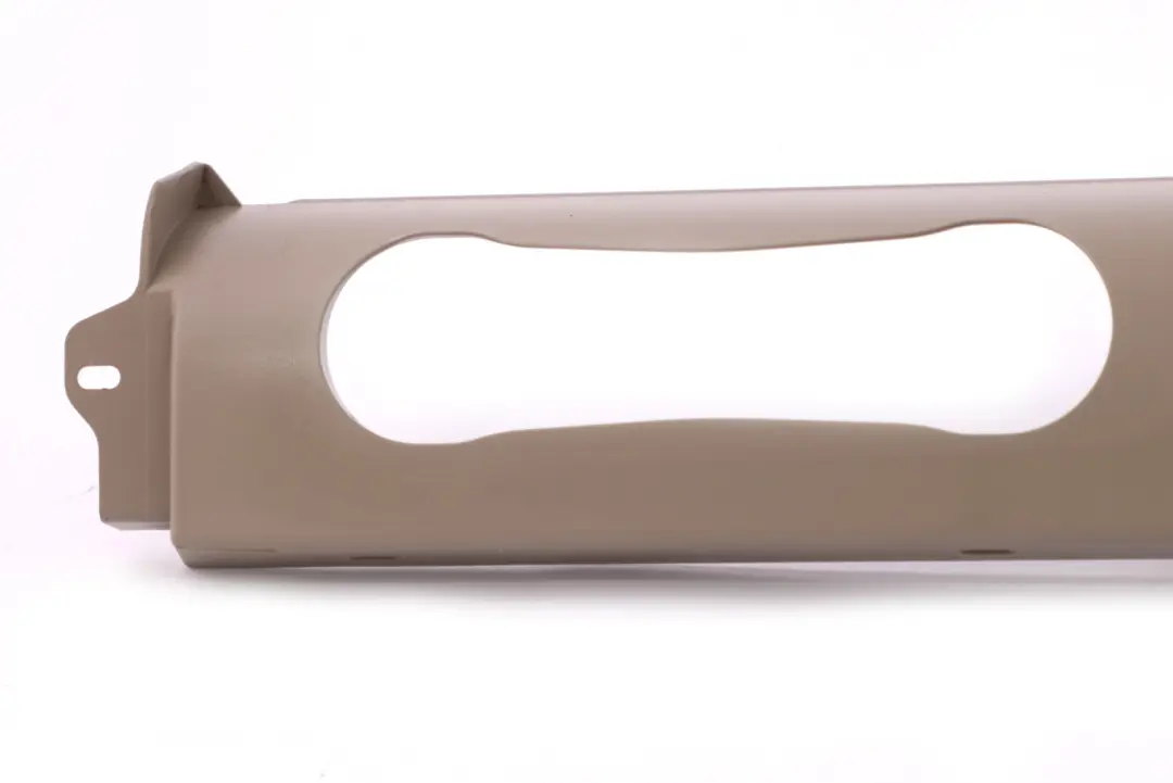 Cubierta Rejilla Salida Aire Trasera Interior Beige para BMW E88 con número de pieza 9127060 BMW E88 Cubierta Rejilla Salida Aire Trasera Interior Beige - SKU 9127060 - Número de pieza 9127060