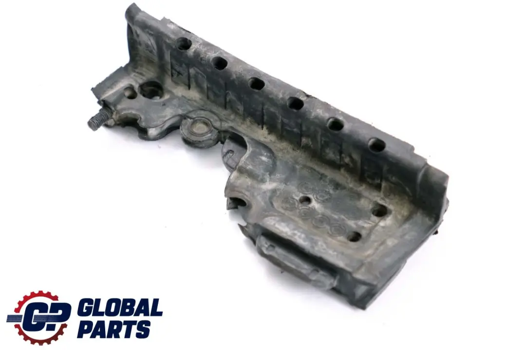 Ojal Seccion Superior Líneas de Refrigerante para BMW F01 F02 F10 F11 LCI con número de pieza 9127397 BMW F01 F02 F10 F11 LCI Ojal Seccion Superior Líneas de Refrigerante - SKU 9127397 - Número de pieza 9127397