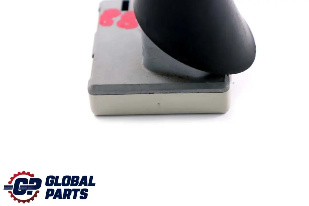 Antena Techo Base Aérea para BMW E88 Convertible con número de pieza 9127687 BMW E88 Convertible Antena Techo Base Aérea - SKU 9127687 - Número de pieza 9127687