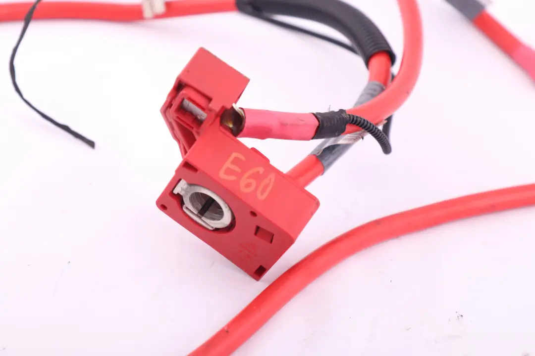 Positive Battery Cable Plus Pole Lead to BMW 5 Series E60 E61 with Part number 9127768 BMW 5 Series E60 E61 Positive Battery Cable Plus Pole Lead - SKU 9127768-1 - Part number 9127768