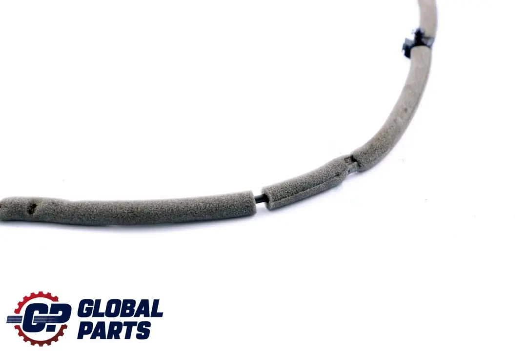 Tapa Embellecedor Lateral Panel Trasero Izquierdo Negro para BMW E88 con número de pieza 9128773 BMW E88 Tapa Embellecedor Lateral Panel Trasero Izquierdo Negro - SKU 9128773 - Número de pieza 9128773