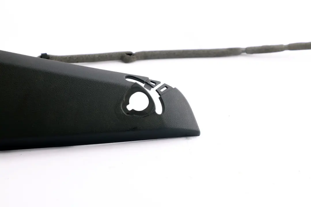 BMW E88 Tapa Embellecedor Lateral Panel Trasero Derecho - SKU 9128774 - Número de pieza 9128774