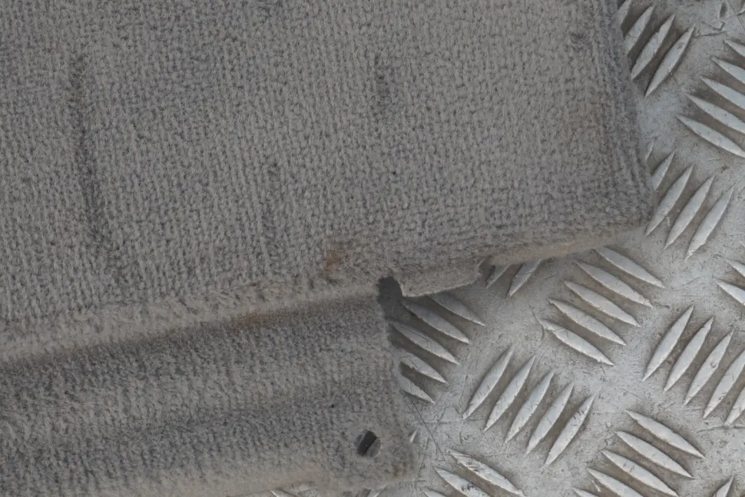 Reihe E91 2 Touring Verkleidung Gepäckraumboden vorne GRAU GREY 7068883 für BMW 3 mit Teilenummer 9128905 BMW 3 Reihe E91 2 Touring Verkleidung Gepäckraumboden vorne GRAU GREY 7068883 - SKU 9128905-2 - Teilenummer 9128905