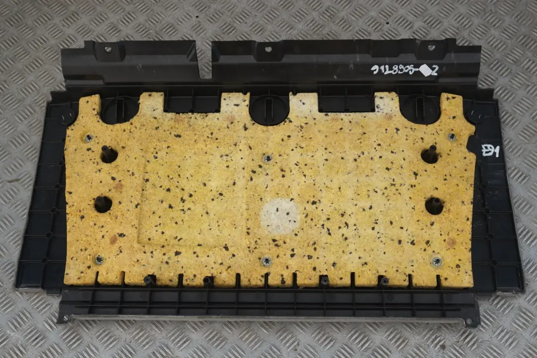 Wykładzina tapicerka bagażnika podłoga do BMW E91 o numerze 9128905 BMW E91 Wykładzina tapicerka bagażnika podłoga - SKU 9128905-2 - Numer Części 9128905