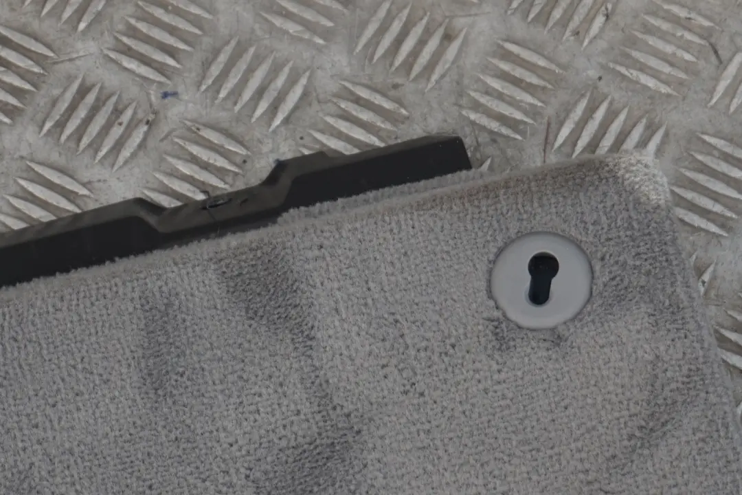 Reihe E91 2 Touring Verkleidung Gepäckraumboden vorne GRAU GREY 7068883 für BMW 3 mit Teilenummer 9128905 BMW 3 Reihe E91 2 Touring Verkleidung Gepäckraumboden vorne GRAU GREY 7068883 - SKU 9128905-2 - Teilenummer 9128905