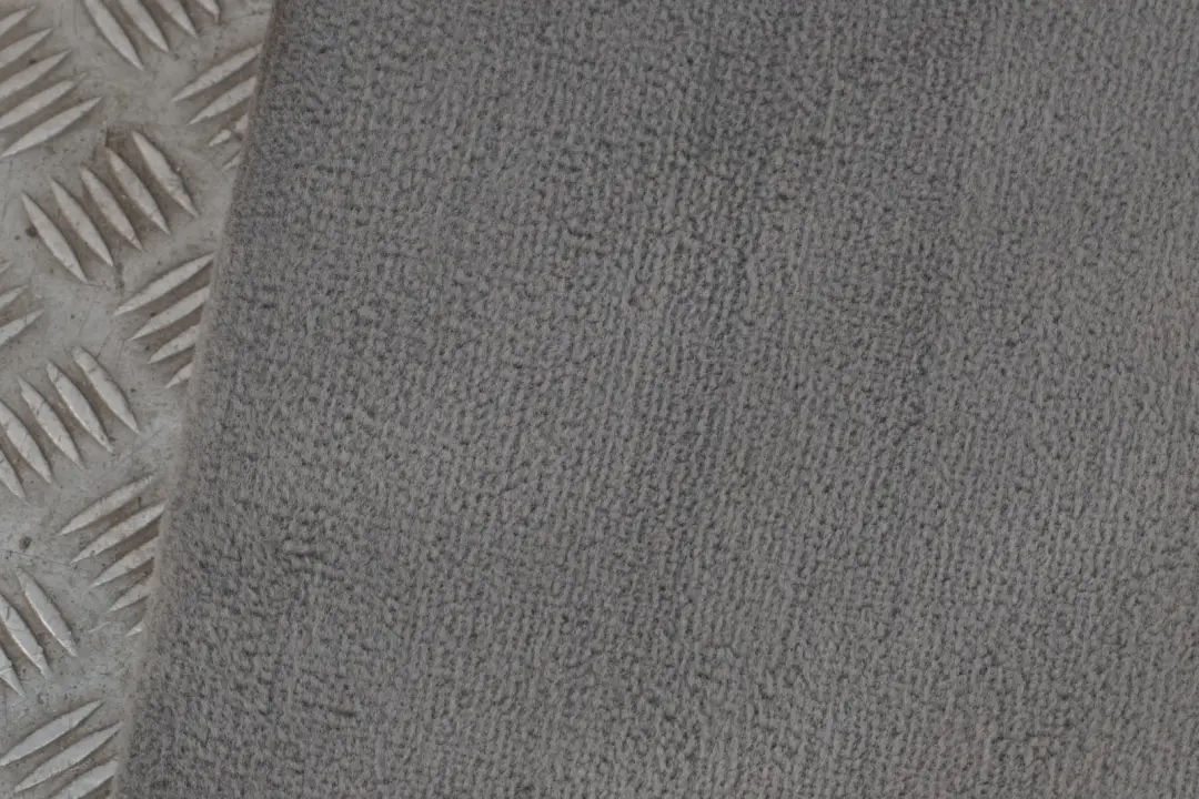 Wykładzina tapicerka bagażnika podłoga do BMW E91 o numerze 9128905 BMW E91 Wykładzina tapicerka bagażnika podłoga - SKU 9128905-2 - Numer Części 9128905