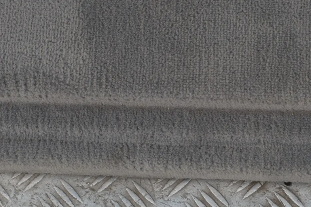 Wykładzina tapicerka bagażnika podłoga do BMW E91 o numerze 9128905 BMW E91 Wykładzina tapicerka bagażnika podłoga - SKU 9128905-2 - Numer Części 9128905