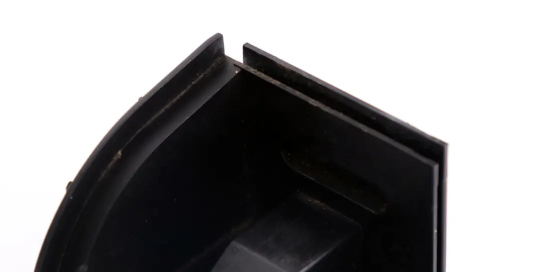 Left Support Rolland Blind Load Cover to BMW 3 5 X3 Series E61 E61N E83 E91 E91N with Part number 9129061 BMW 3 5 X3 Series E61 E61N E83 E91 E91N Left Support Rolland Blind Load Cover - SKU 9129061 - Part number 9129061