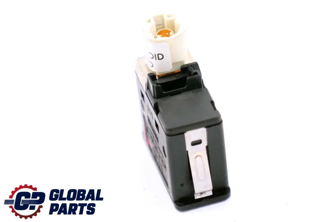 BMW E60 E61 E81 E87 E90 E91 USB AUX In Socket Port Plug 9129651 - SKU 9129651-1 - Número de pieza 9138402