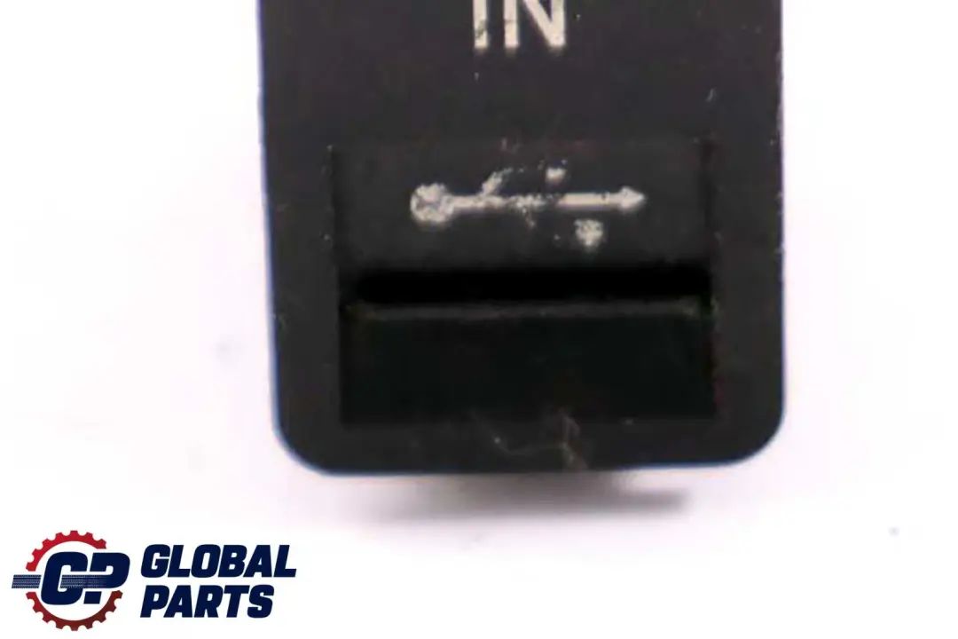 BMW E60 E61 E81 E87 E90 E91 USB AUX In Socket Port Plug 9129651 - SKU 9129651-1 - Numéro de pièce 9138402
