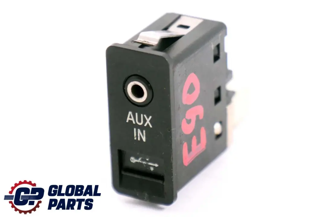 BMW E60 E61 E81 E87 E90 E91 USB AUX In Socket Port Plug 9129651 - SKU 9129651-1 - Numéro de pièce 9138402