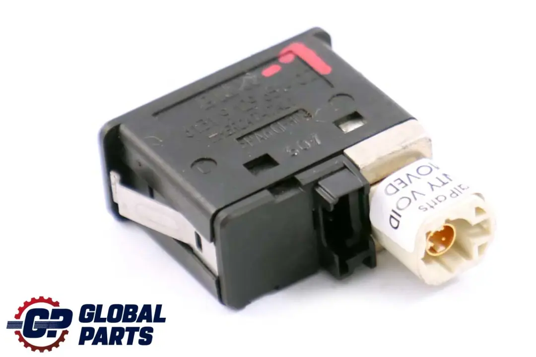 BMW E60 E61 E81 E87 E90 E91 USB AUX In Socket Port Plug 9129651 - SKU 9129651-1 - Numéro de pièce 9138402