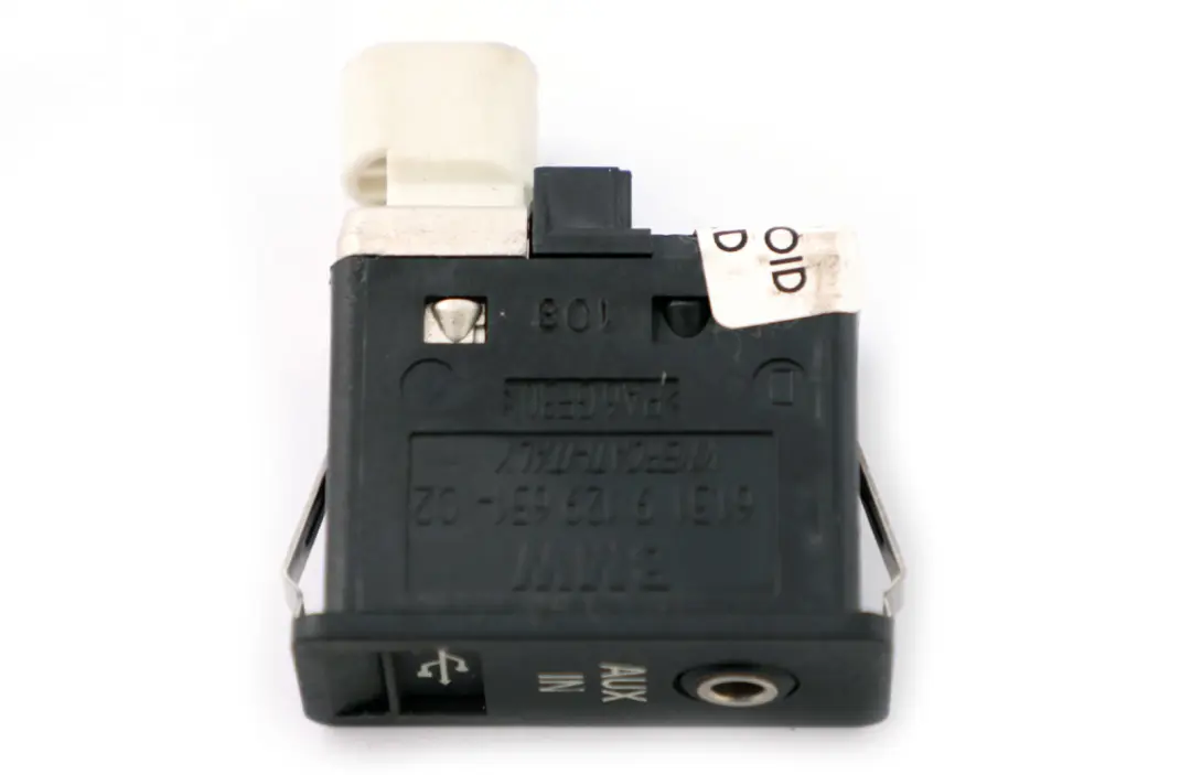 USB/AUX-IN Anschluss Buchse für BMW E60 E61 E81 E87 E90 E91 mit Teilenummer 9138402 BMW E60 E61 E81 E87 E90 E91 USB/AUX-IN Anschluss Buchse - SKU 9129651 - Teilenummer 9138402